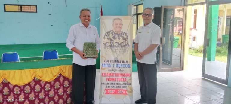 Acara Perpisahan Guru Purna Tugas