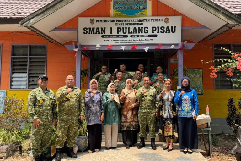 Bersama Cegah Karhutla Pasis Dikreg Sesko TNI Angkatan LVI Gelar Edukasi Lingkungan dan Sosialisasi Hukum di SMAN 1 Pulang Pisau Tahun 2026