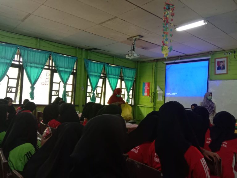 Kegiatan Pendidikan Kesehatan Reproduksi Remaja oleh Puskesmas Jelai